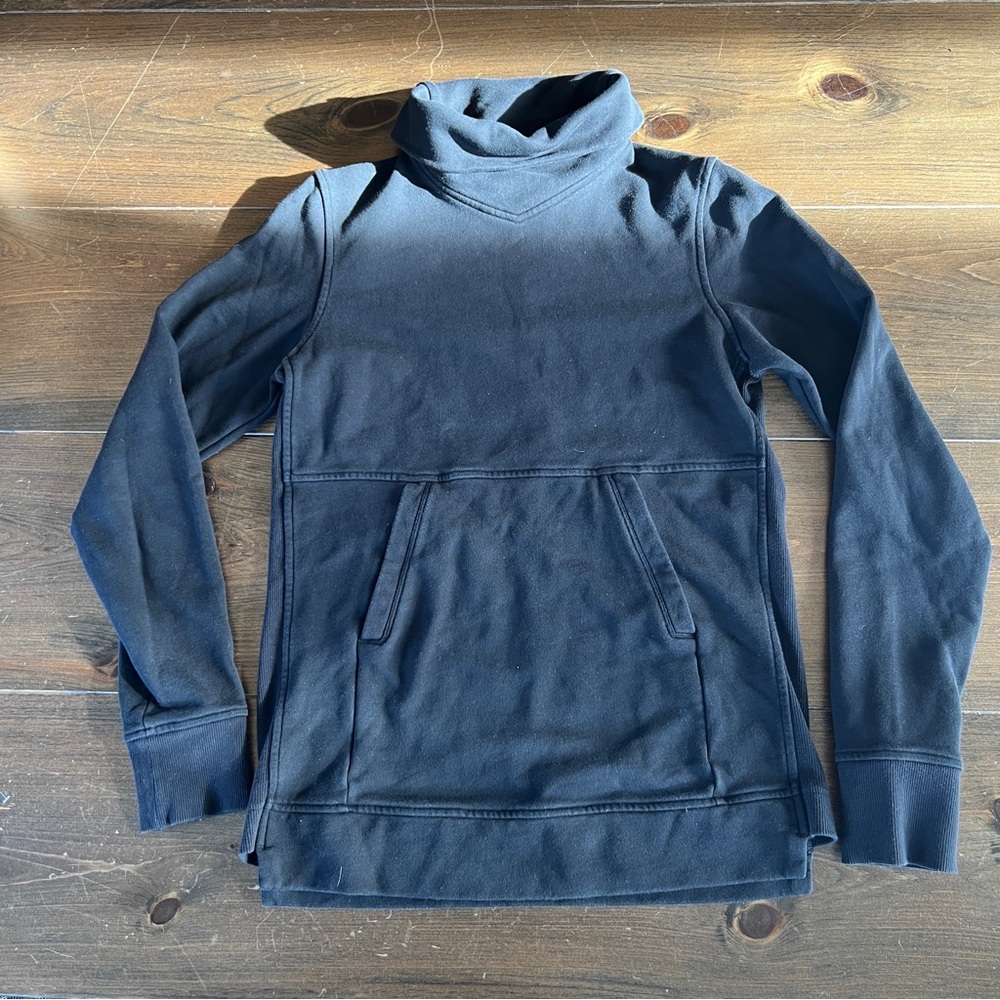 Lululemon Women’s Black Pullover Sweatshirt